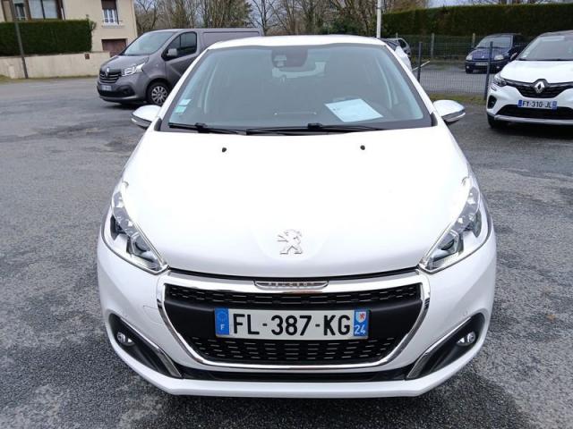 Peugeot 208 image 1