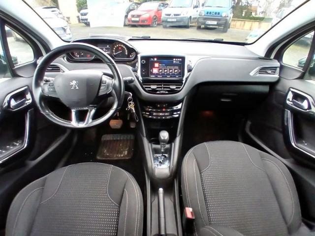 Peugeot 208 image 5