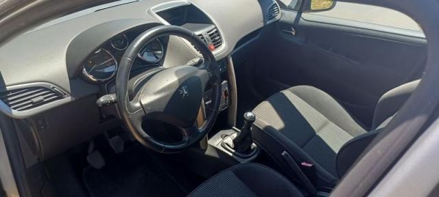 Peugeot 207 image 2