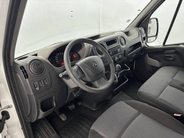 Renault Master image 1