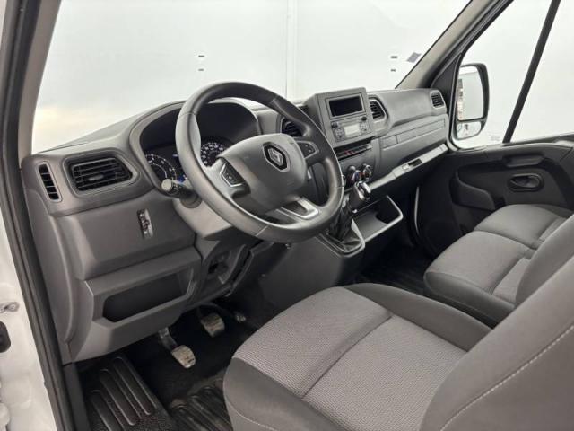 Renault Master image 1