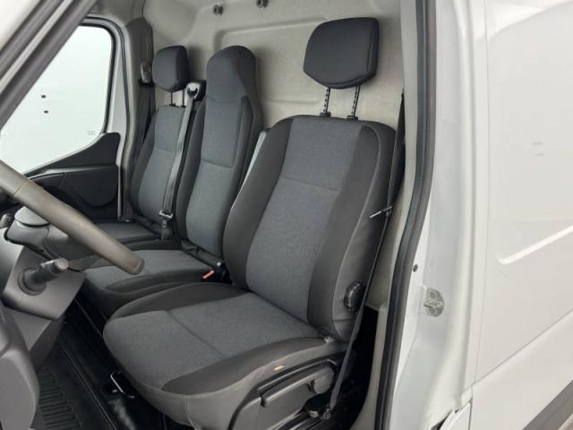 Renault Master image 1