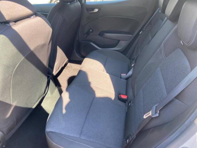 Renault Clio image 9