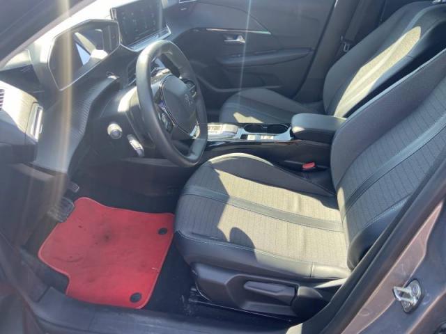 Peugeot 208 image 7