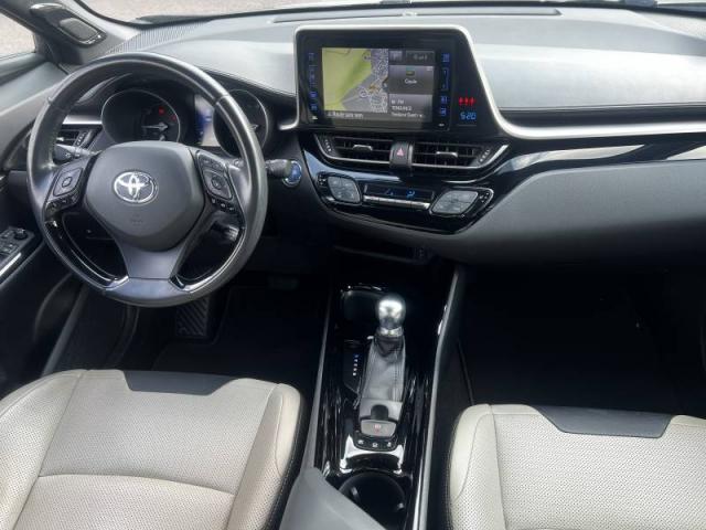 Toyota C-Hr image 9