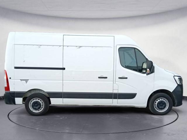 Renault Master image 2