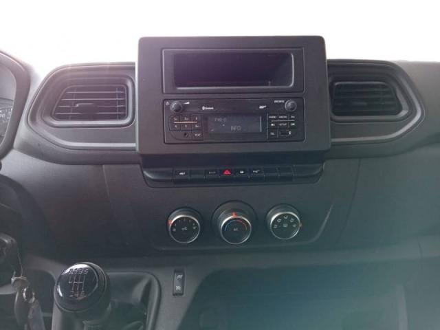 Renault Master image 1