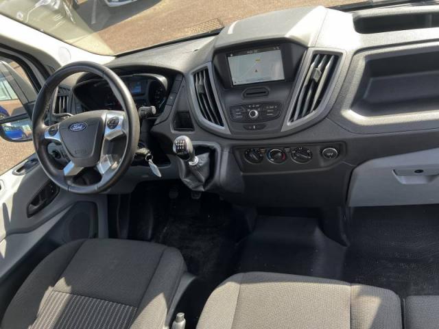 Ford Transit image 8