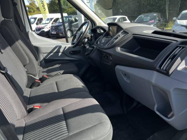 Ford Transit image 6