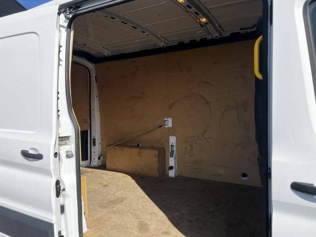 Ford Transit image 4