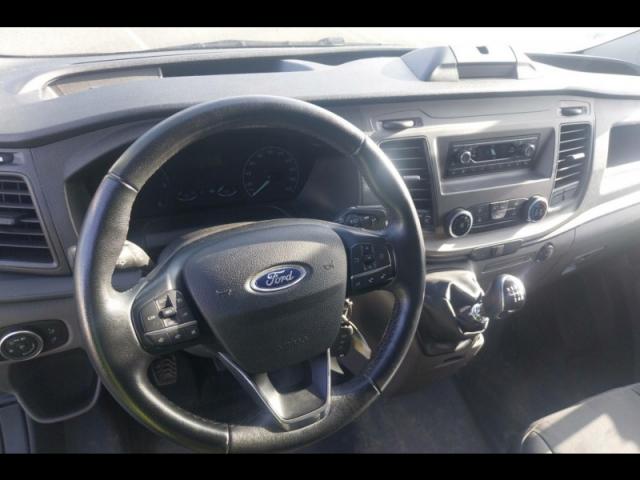 Ford Transit image 6