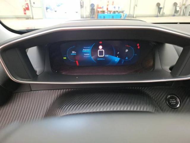 Peugeot 2008 image 2
