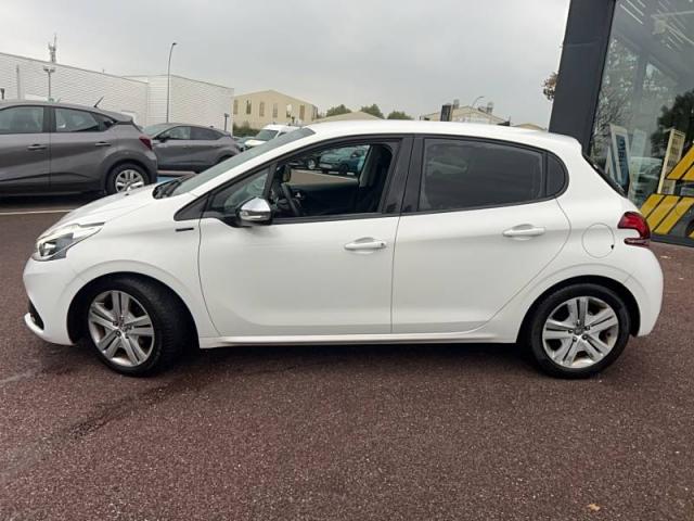 Peugeot 208 image 7