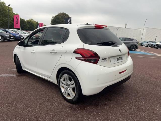 Peugeot 208 image 9