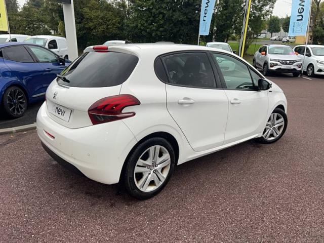 Peugeot 208 image 6