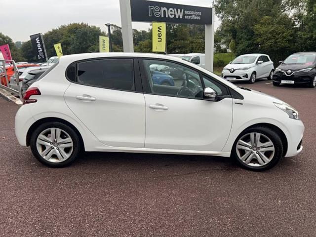 Peugeot 208 image 8
