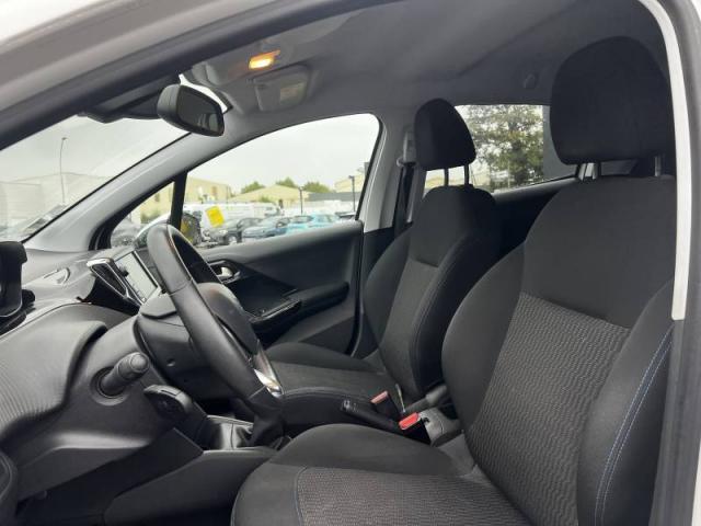 Peugeot 208 image 4