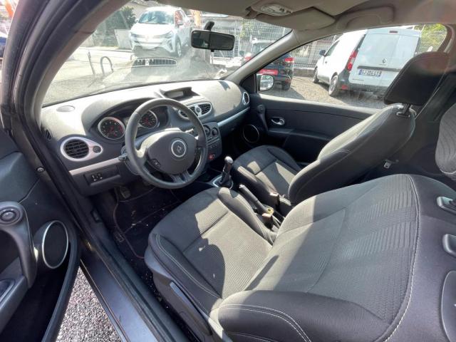 Renault Clio image 2