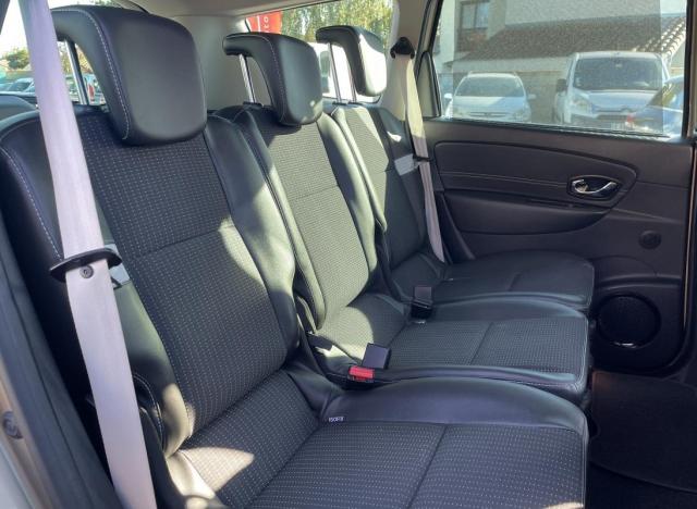 Renault Grand Scénic image 2