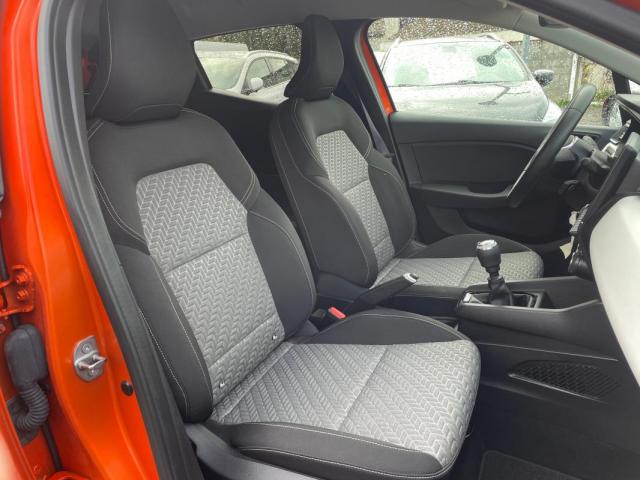 Renault Clio image 2