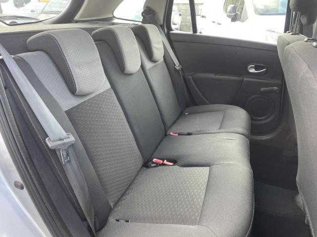 Renault Clio image 2