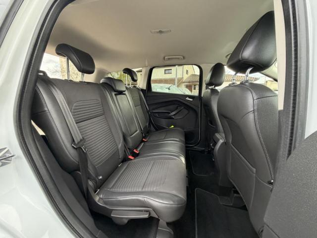 Ford Kuga image 4