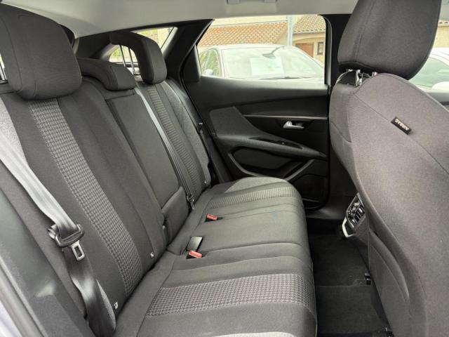 Peugeot 3008 image 3