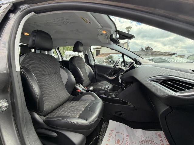 Peugeot 2008 image 1
