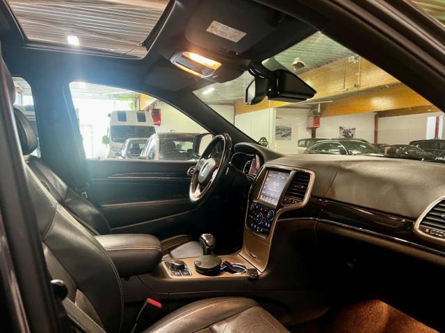 Jeep Grand Cherokee image 8