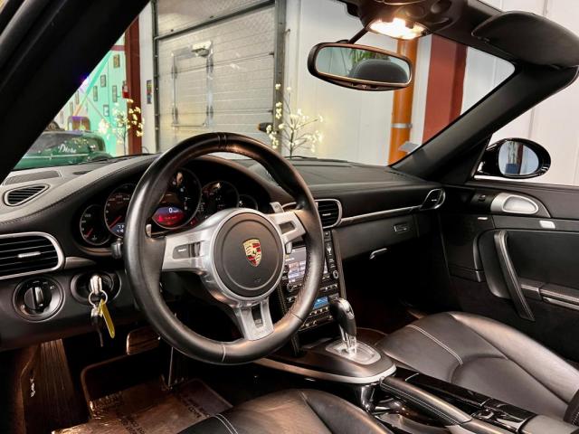 Porsche 911 image 7