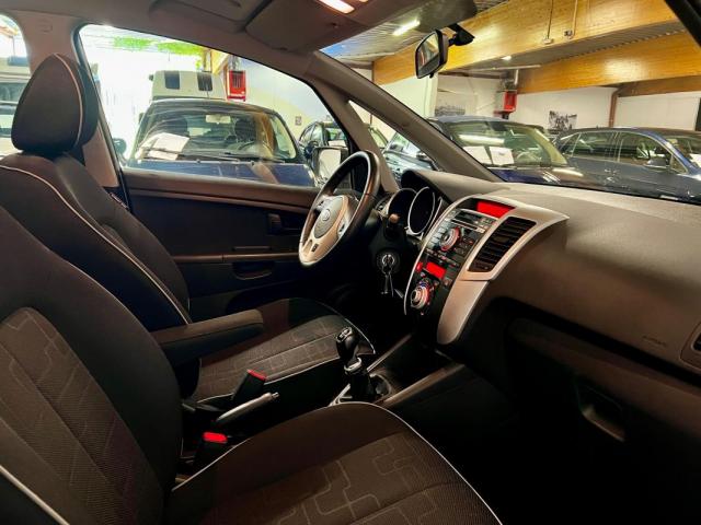 Kia Venga image 1