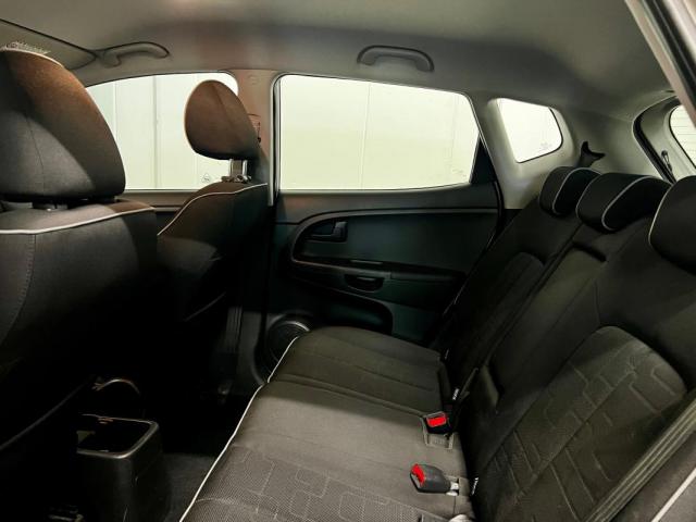 Kia Venga image 2