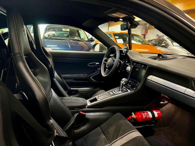 Porsche 911 image 7