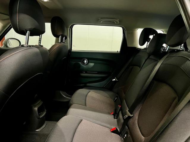 Mini Clubman image 4