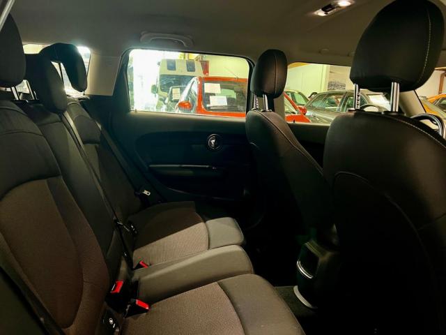 Mini Clubman image 3