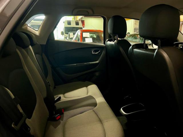 Renault Captur image 2