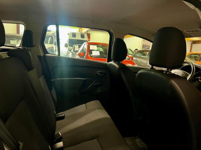 Dacia Logan image 2