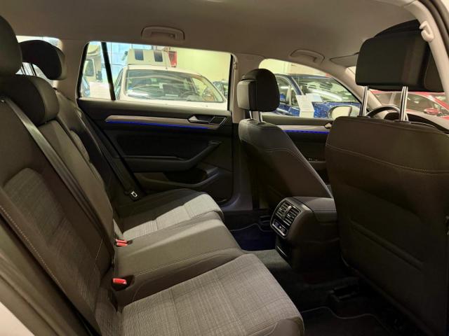 Volkswagen Passat image 8