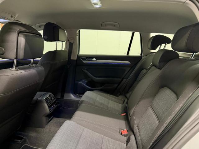 Volkswagen Passat image 7
