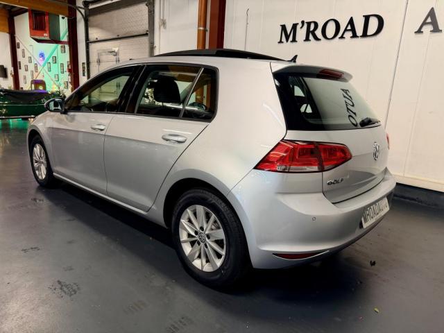 Volkswagen Golf image 8