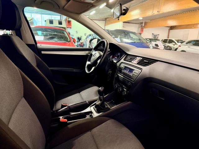 Skoda Octavia image 7