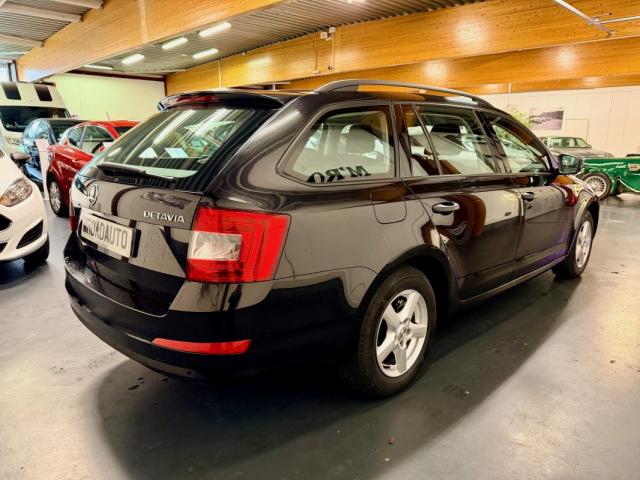 Skoda Octavia image 6