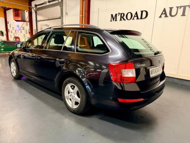 Skoda Octavia image 8