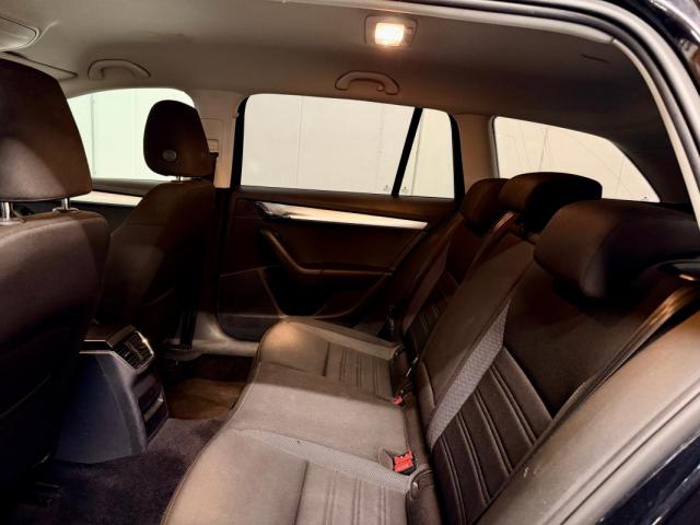 Skoda Octavia image 8