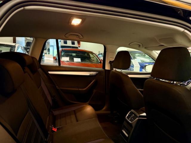 Skoda Octavia image 2