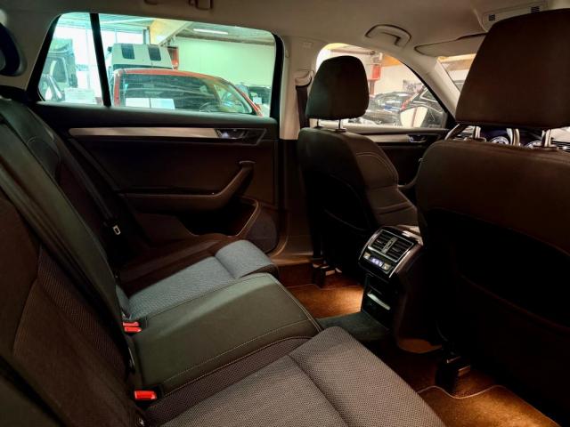 Skoda Superb image 9