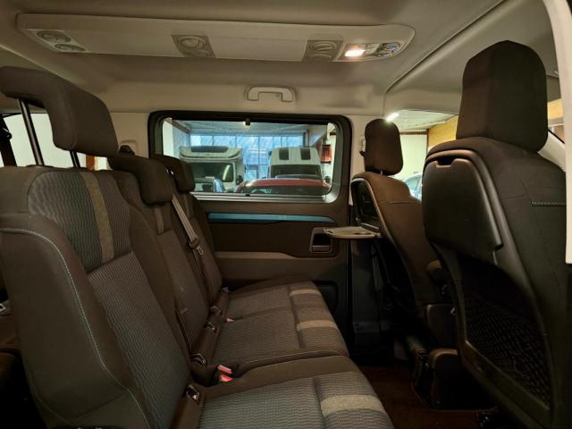 Peugeot Traveller image 2