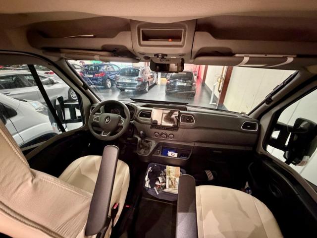 Renault Master image 1