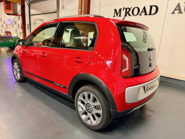 Volkswagen Up! image 6