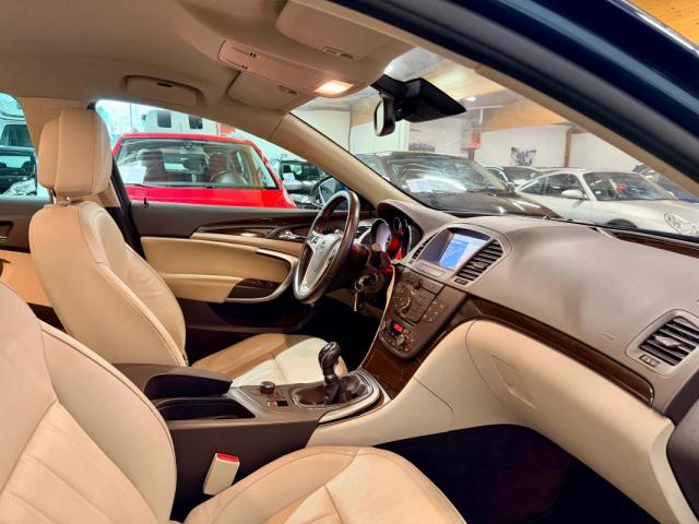 Opel Insignia image 2